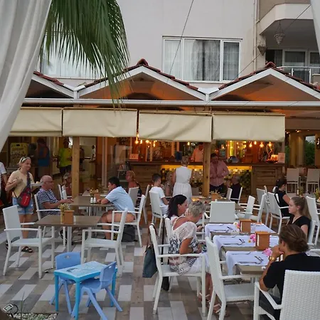 מלון Bora Bora Butik 3*