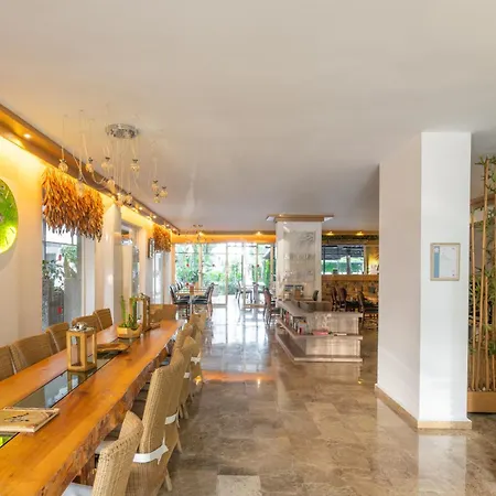 Bora Bora Butik Hotel 3*