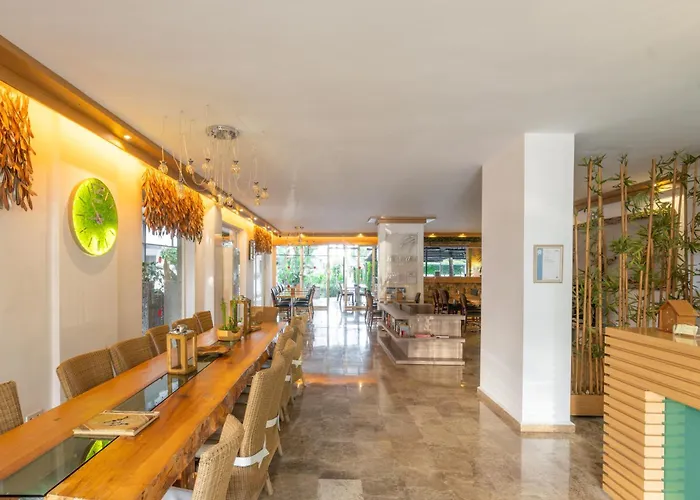 Bora Bora Butik Hotell 3*