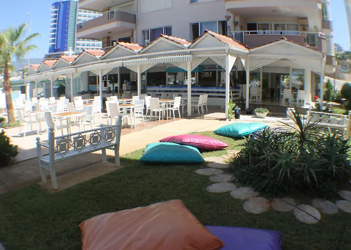 Bora Bora Butik Hotell 3*