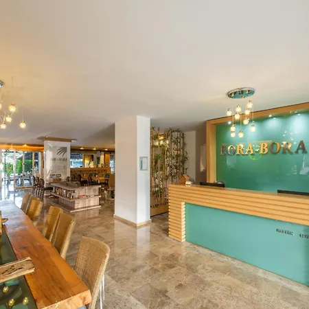 호텔 Bora Bora Butik 3*